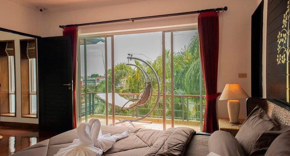 For rent 3 bedrooms villa in Mueang Phuket, Phuket