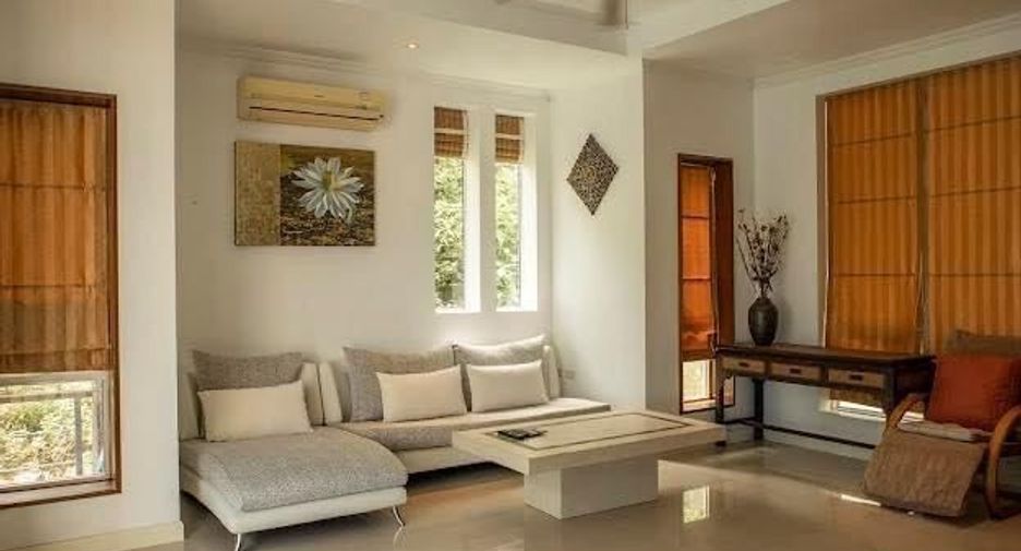 For rent 3 bedrooms villa in Mueang Phuket, Phuket