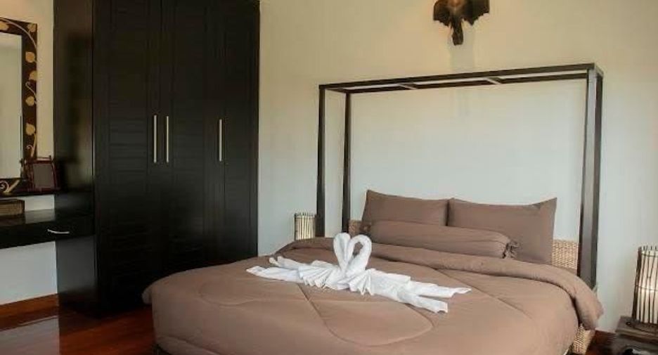 For rent 3 bedrooms villa in Mueang Phuket, Phuket