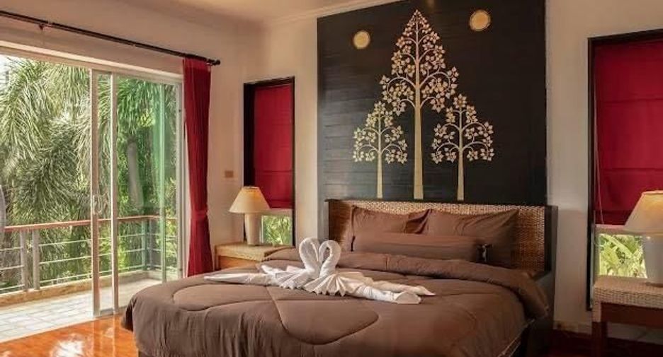 For rent 3 bedrooms villa in Mueang Phuket, Phuket