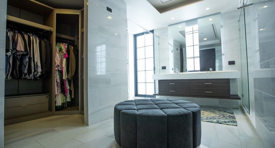 Haus zum Kauf mit 4 Zimmer in Watthana, Bangkok