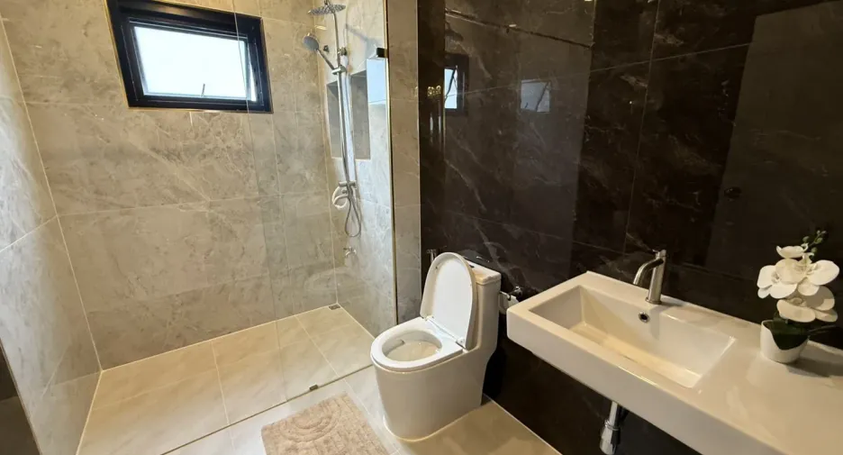 Villa zum Kauf mit 3 Zimmer in Bang Lamung, Chonburi