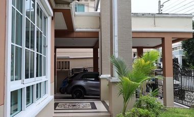 Casa en venta de 5 habitaciones en Phasi Charoen, Bangkok