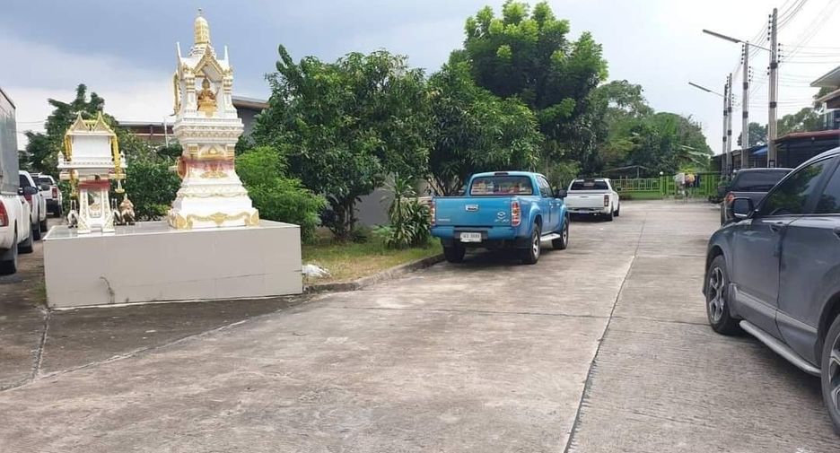 For sale 2 bedrooms townhouse in Si Racha, Chonburi