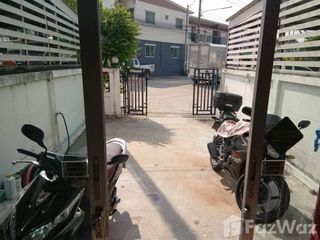 For sale 2 bedrooms townhouse in Si Racha, Chonburi