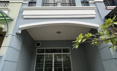 For sale 4 bedrooms townhouse in Bang Khun Thian, Bangkok