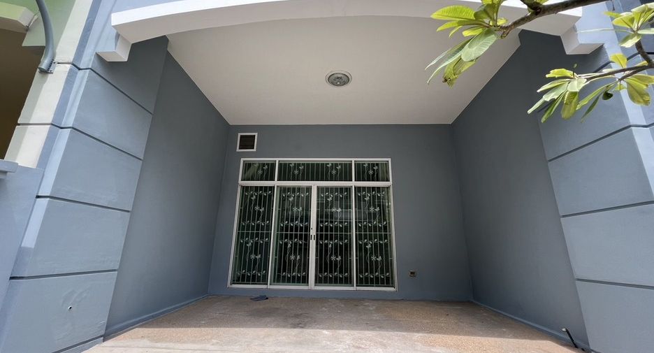 For sale 4 bedrooms townhouse in Bang Khun Thian, Bangkok