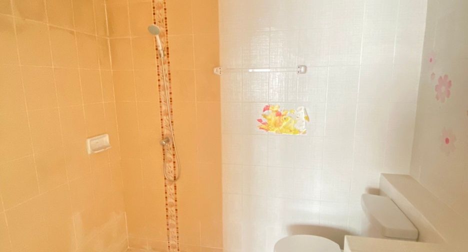 For sale 4 bedrooms townhouse in Bang Khun Thian, Bangkok
