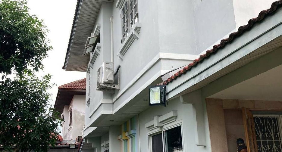 For sale 4 bedrooms house in Bang Khen, Bangkok