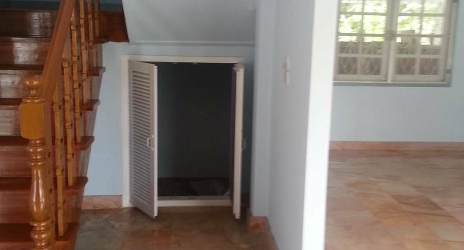 For sale 4 bedrooms house in Bang Khen, Bangkok