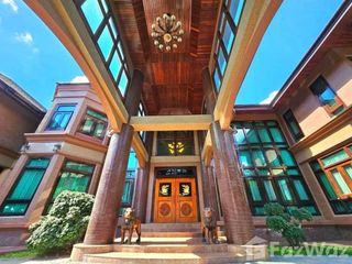 Casa en venta de 7 habitaciones en Si Racha, Chonburi
