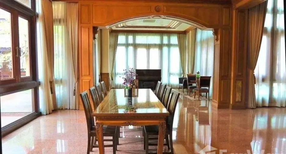 出售 7 卧室 独立屋 在 Si Racha, Chon Buri