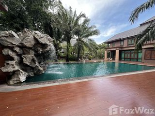 Casa en venta de 7 habitaciones en Si Racha, Chonburi