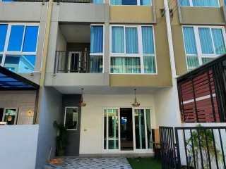 For sale そして for rent 3 ベッドルーム townhouse in Bang Phli, Samut Prakan