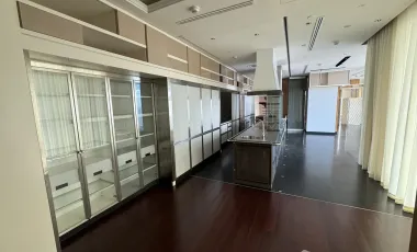 For sale 2 bedrooms condo in Sathon, Bangkok