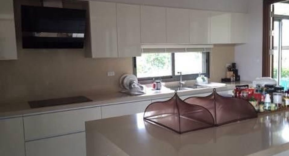 Villa en venta de 4 habitaciones en Prawet, Bangkok