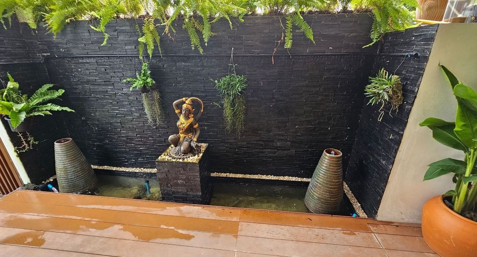 Casa en alquiler de 2 habitaciones en Bang Lamung, Chonburi