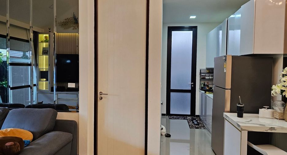 Casa en alquiler de 2 habitaciones en Bang Lamung, Chonburi