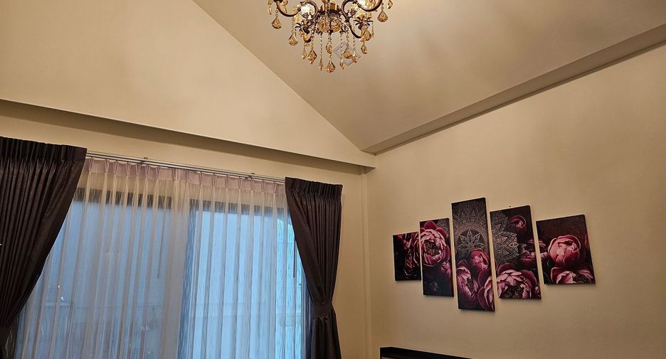 Casa en alquiler de 2 habitaciones en Bang Lamung, Chonburi