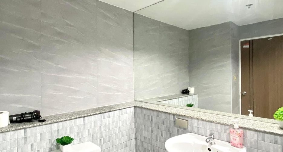 For sale and for rent studio condo in Yan Nawa, Bangkok