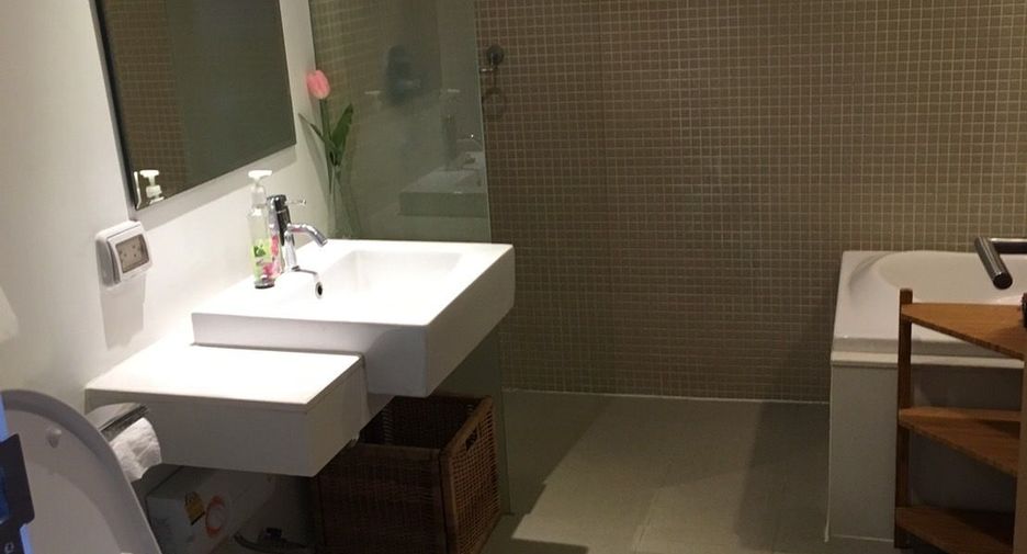 For rent 1 bed condo in Watthana, Bangkok