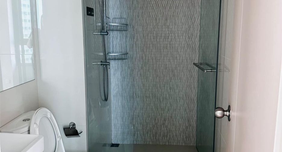 For sale 2 bedrooms condo in Bang Phlat, Bangkok