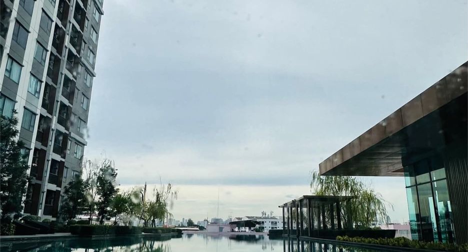 For sale 2 bedrooms condo in Bang Phlat, Bangkok