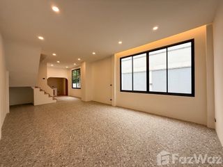 Продажа 2 спальни таунхаус в Пхукет Тощн, Пхукет