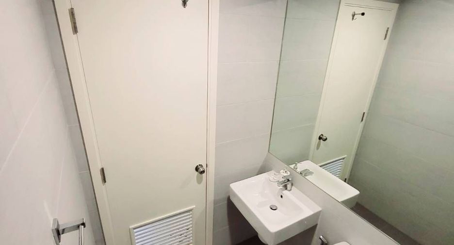 For rent studio condo in Si Racha, Chonburi