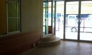 For sale 4 bedrooms townhouse in Wang Thonglang, Bangkok