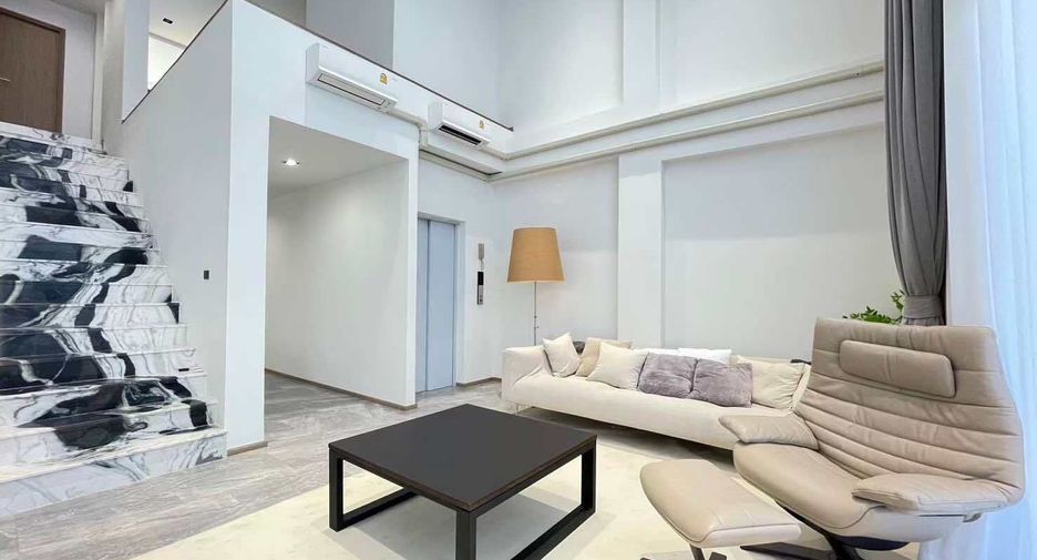 For sale 3 bedrooms townhouse in Wang Thonglang, Bangkok