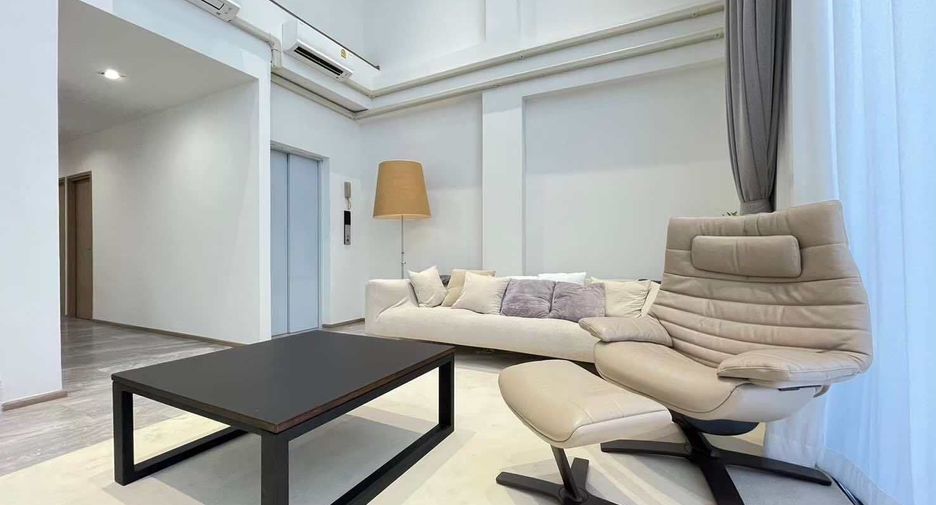 For sale 3 bedrooms townhouse in Wang Thonglang, Bangkok