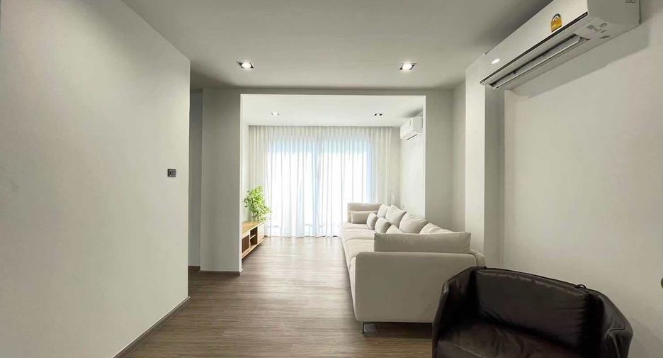 For sale 3 bedrooms townhouse in Wang Thonglang, Bangkok