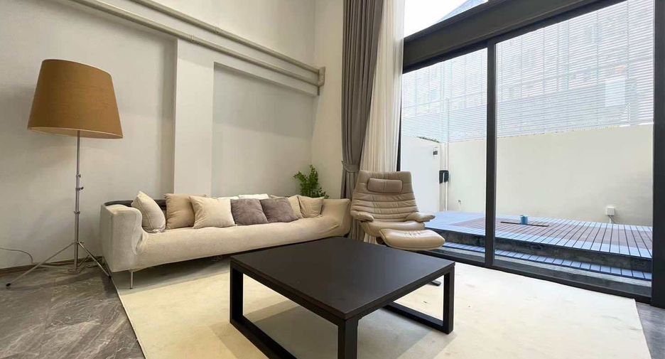 For sale 3 bedrooms townhouse in Wang Thonglang, Bangkok