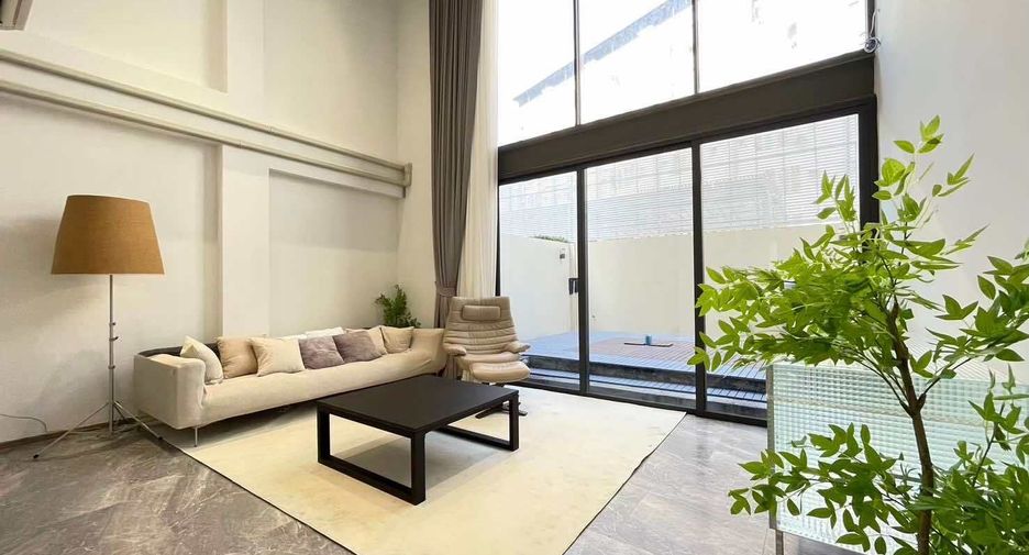 For sale 3 bedrooms townhouse in Wang Thonglang, Bangkok