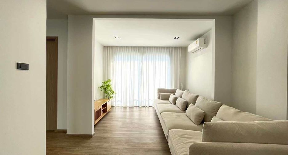 For sale 3 bedrooms townhouse in Wang Thonglang, Bangkok