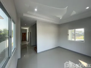 For sale 3 bedrooms house in Mueang Nakhon Sawan, Nakhon Sawan