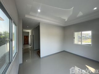 For sale 3 bedrooms house in Mueang Nakhon Sawan, Nakhon Sawan