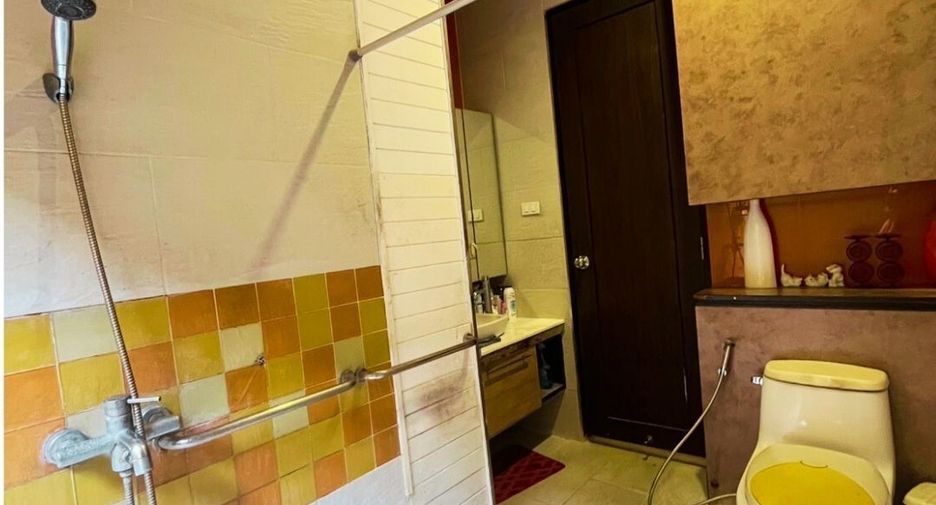 For sale 4 bedrooms house in Pak Kret, Nonthaburi