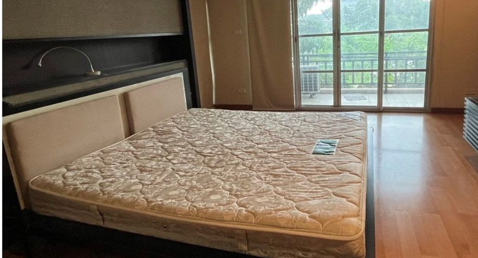 For sale 4 bedrooms house in Pak Kret, Nonthaburi