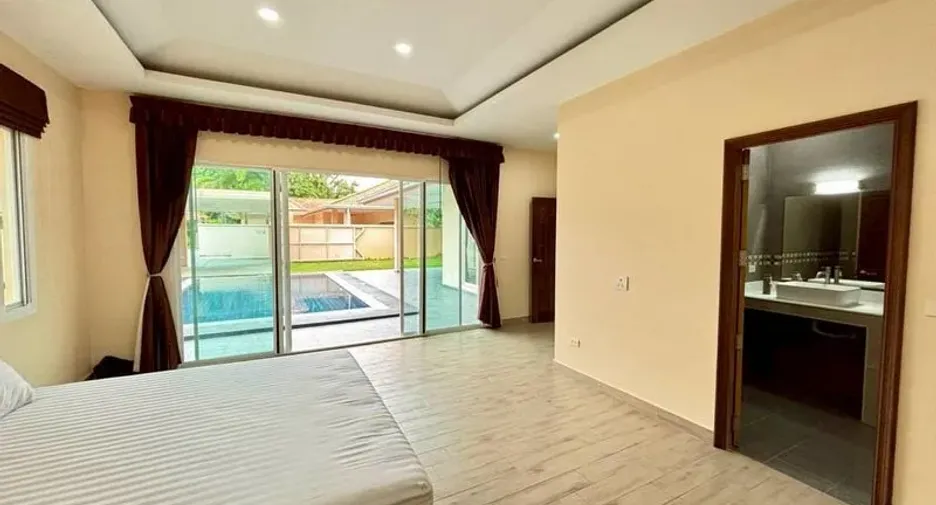 For rent 3 bedrooms villa in Bang Lamung, Chonburi