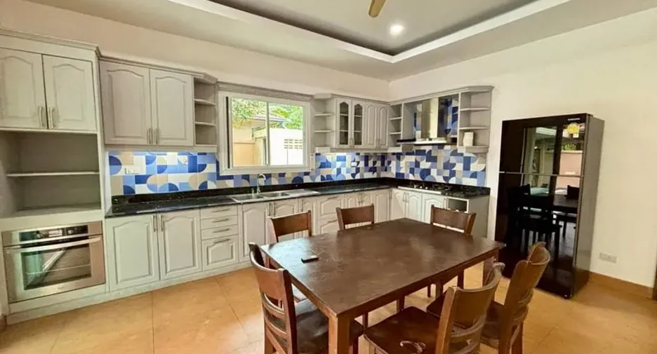 For rent 3 bedrooms villa in Bang Lamung, Chonburi