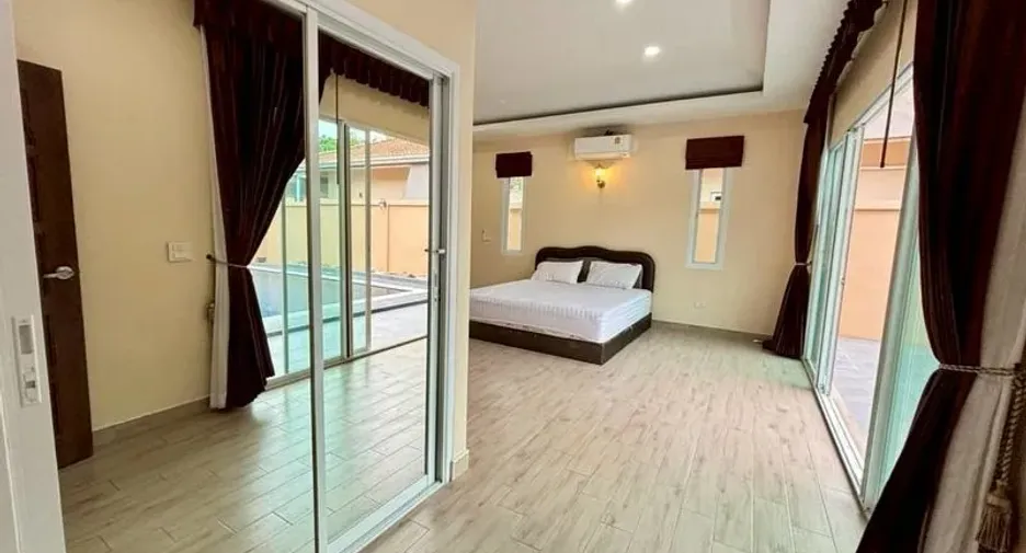 For rent 3 bedrooms villa in Bang Lamung, Chonburi