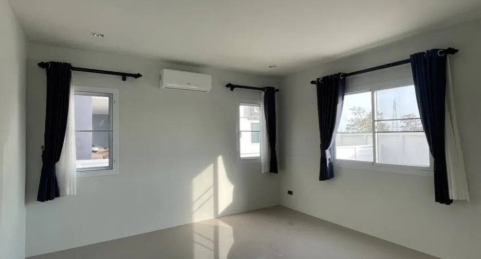 Haus zum Kauf mit 4 Zimmer in Mueang Nakhon Ratchasima, Nakhon Ratchasima