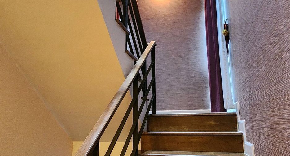 For sale and for rent 5 bedrooms house in Prawet, Bangkok