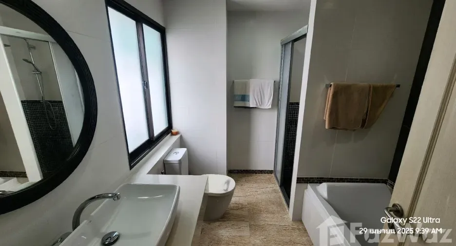 For sale and for rent 5 bedrooms house in Prawet, Bangkok