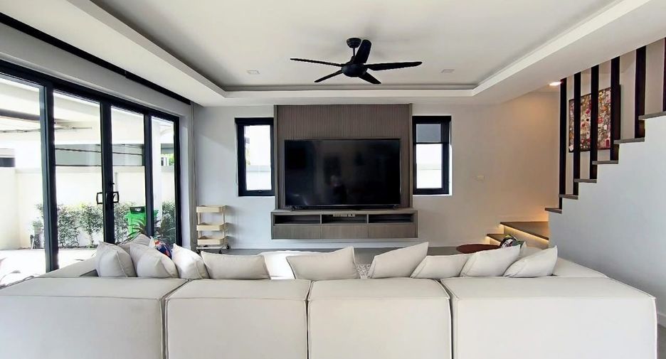 For sale 3 bedrooms villa in Bang Lamung, Chonburi