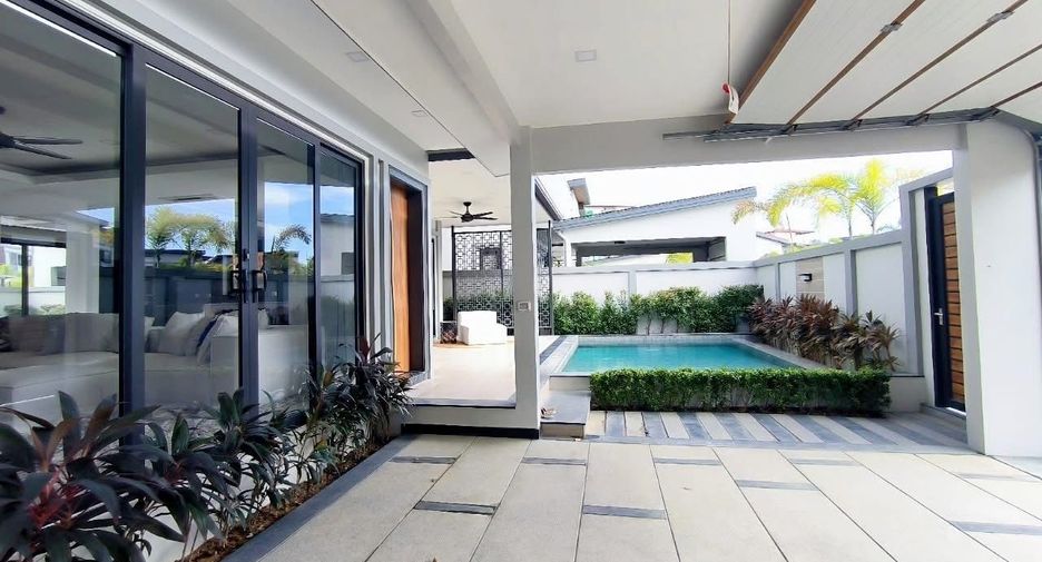 For sale 3 bedrooms villa in Bang Lamung, Chonburi