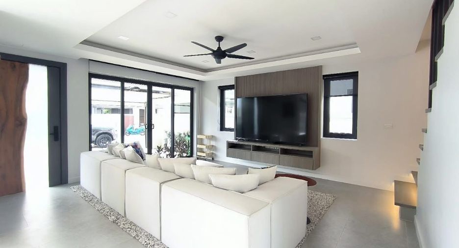 For sale 3 bedrooms villa in Bang Lamung, Chonburi