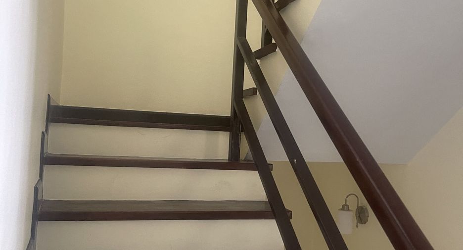 For sale 4 bedrooms townhouse in Nong Chok, Bangkok